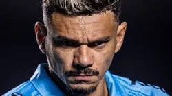 Tiquinho Soares durante partida contra o Juventude