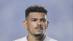 RJ - RIO DE JANEIRO - 30/03/2025 - BRASILEIRO A 2025, VASCO X SANTOS - Tiquinho Soares jogador do Santos durante partida contra o Vasco no estadio Sao Januario pelo campeonato Brasileiro A 2025.