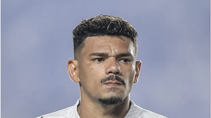 RJ - RIO DE JANEIRO - 30/03/2025 - BRASILEIRO A 2025, VASCO X SANTOS - Tiquinho Soares jogador do Santos durante partida contra o Vasco no estadio Sao Januario pelo campeonato Brasileiro A 2025.