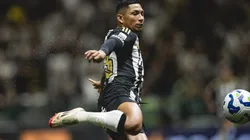 Atacante começou no banco clássico da Copa do Brasil (Foto: Pedro Souza / Atlético)