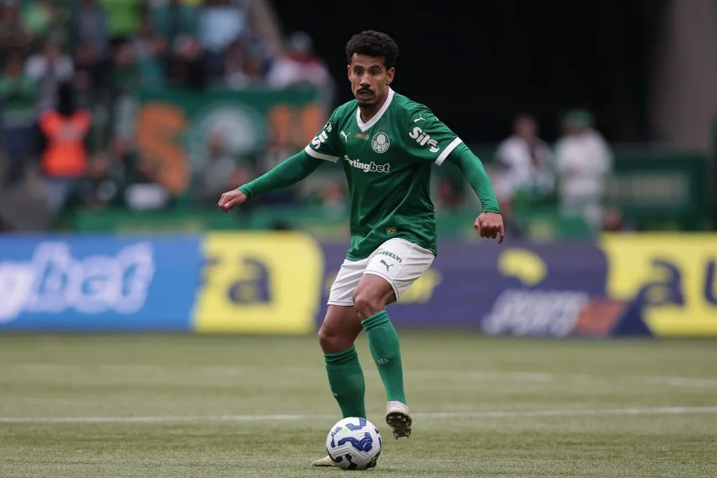 SP – SAO PAULO – 10/08/2025 – BRASILEIRO A 2025, PALMEIRAS X CEARA – Lucas Evangelista jogador do Palmeiras durante partida contra o Ceara no estadio Arena Allianz Parque pelo campeonato Brasileiro A 2025. Foto: Ettore Chiereguini/AGIF