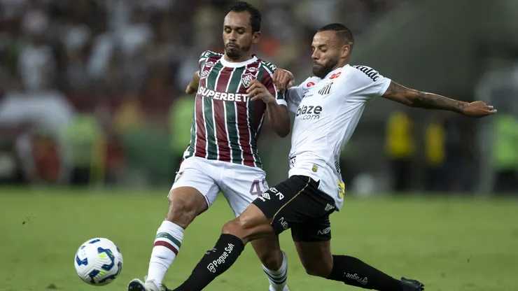 Santos x Fluminense se enfrentam neste domingo pelo Brasileirão. Foto: Jorge Rodrigues/AGIF