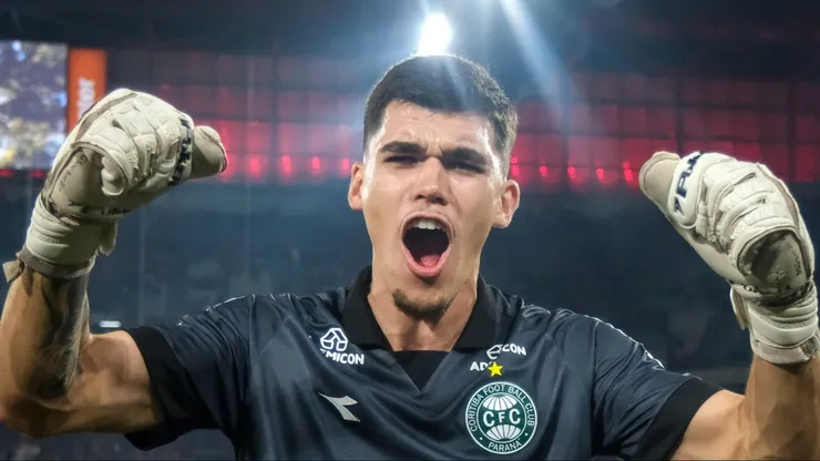 O goleiro Pedro Morisco tem sido o destaque do Coritiba na Série B