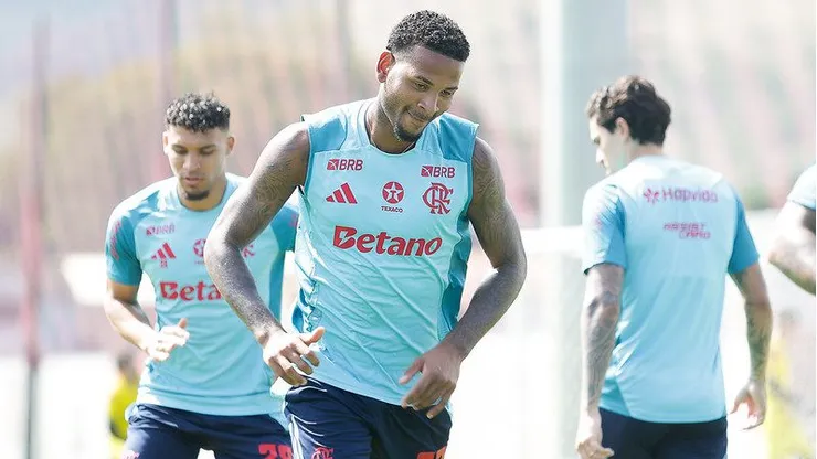 Marca da patrocinadora já está estampando uniformes de treino do Flamengo. Foto: Gilvan de Souza/Flamengo