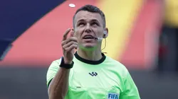 PE - RECIFE - 16/03/2025 - PERNAMBUCANO 2025, MAGUARY X RETRO - O arbitro Paulo Cesar Zanovelli da Silva durante partida entre MAGUARY e Retro no estadio Ilha do Retiro pelo campeonato Pernambucano 2025. Foto: Rafael Vieira/AGIF