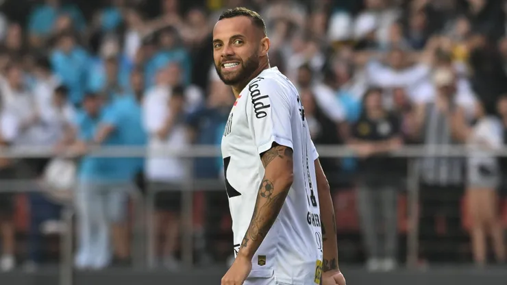 Guilherme é um dos atacantes do Santos. Foto: Jota Erre/AGIF