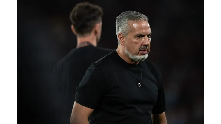 RJ - RIO DE JANEIRO - 25/08/2025 - BRASILEIRO A 2025, FLAMENGO X VITORIA - Jose Boto diretor tecnico do Flamengo antes da partida contra o Vitoria no estadio Maracana pelo campeonato Brasileiro A 2025. Foto: Jorge Rodrigues/AGIF