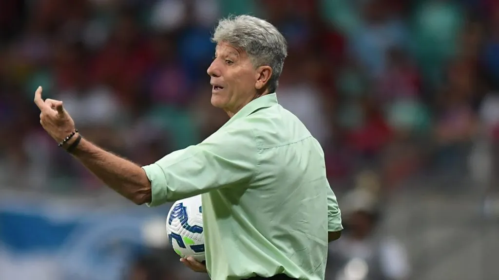 Renato Gaúcho em ação durante partida do Flu contra o Bahia, na Arena Fonte Nova – Foto: Jhony Pinho/AGIF