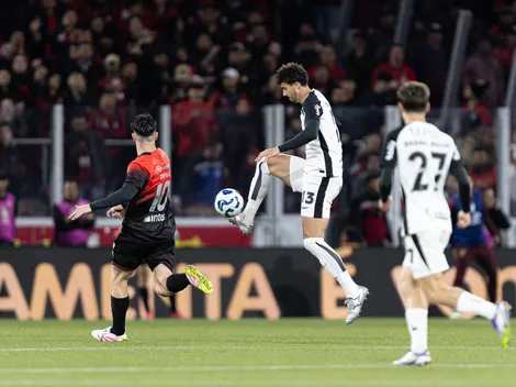 Corinthians amplia vantagem sobre o Athletico-PR na grama sintética da Arena da Baixada