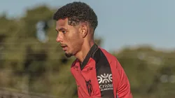 Alix Vinícius, joia do Atlético-Go, despertou interesse do Bragantino e chega em breve para reforçar o setor defensivo