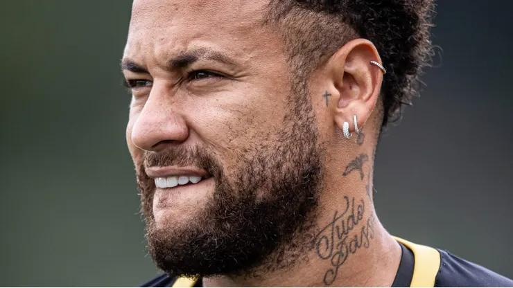 Neymar durante treinamento no CT Rei Pelé