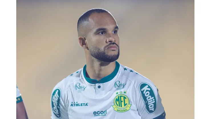 João Victor acredita que Mirassol terá dificuldade contra o Bahia de Ceni e faz promessa para torcida do Leão. Foto: Pedro Zacchi/AGIF