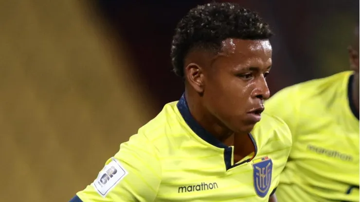 Keny Arroyo, atacante equatoriano do Besiktas - Foto: Franklin Jacome/Getty Images