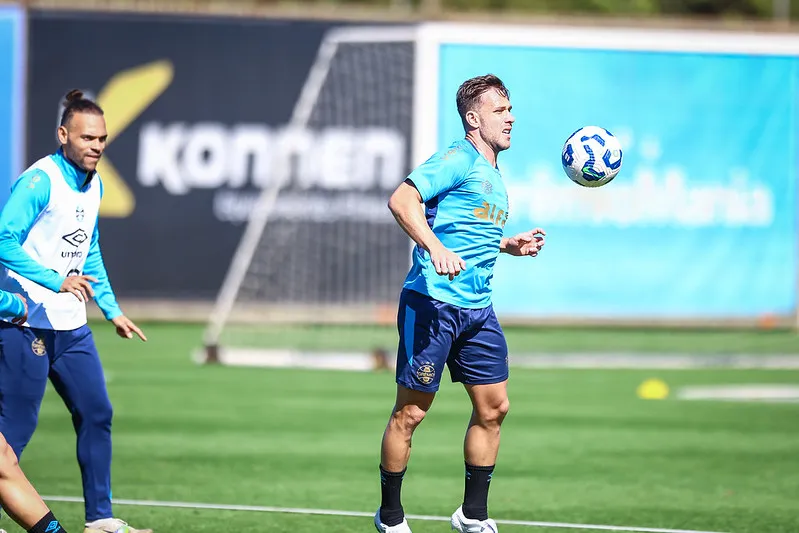 Arthur já treina com o elenco do Grêmio. Foto: Lucas Uebel/Grêmio FBPA