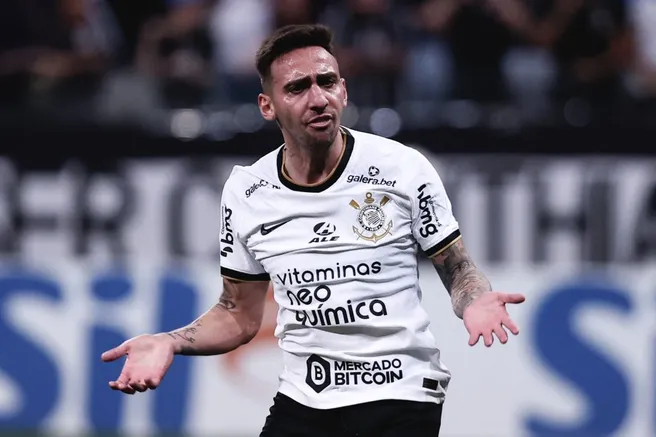 Gustavo Mosquito, ex-jogador do Corinthians, comemora seu gol durante partida contra o America-MG no estadio Arena Corinthians pelo campeonato Brasileiro A 2022. Foto: Ettore Chiereguini/AGIF