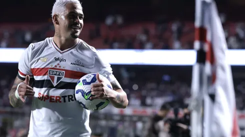 “É outro treinador”: Luciano expõe bastidores e fala sobre mudança de Crespo. Foto: Marcello Zambrana/AGIF