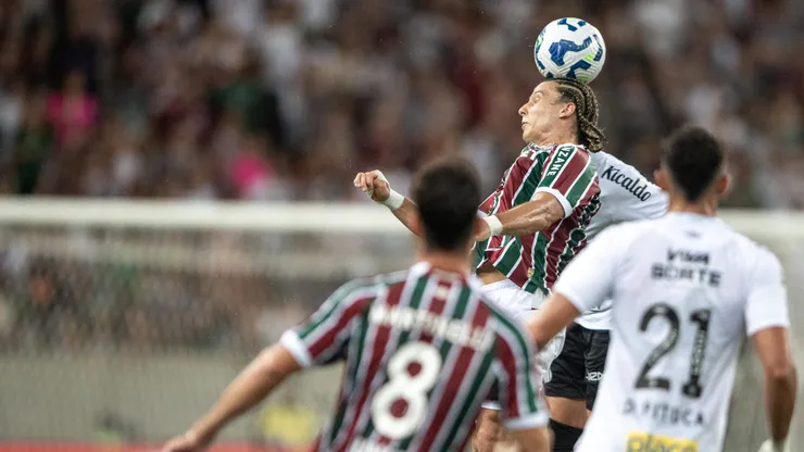 Vidente não vê Fluminense como favorito no embate diante do Santos. Foto: Thiago Ribeiro/AGIF.