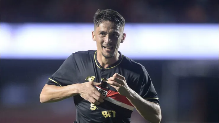 Pablo Maia comemorando gol marcado diante do Galão da Massa