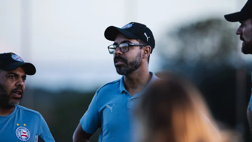 Felipe Freitas treinador do Bahia Feminino