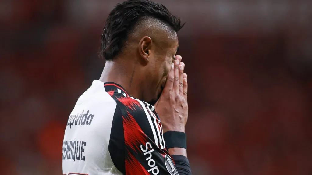 Bruno Henrique lamentando. Foto: Maxi Franzoi/AGIF