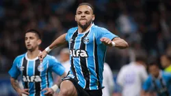 Martin Braithwaite jogador do Gremio comemora seu gol durante partida contra o Fortaleza no estadio Arena do Gremio pelo campeonato Brasileiro A 2025. Foto: Maxi Franzoi/AGIF