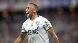 Marçal deve voltar a ser titular pelo Botafogo. Foto: Baggio Rodrigues/AGIF