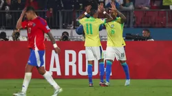 Jogadores da Seleção Brasileira comemoram gol diante do Chile - (Photo by Marcelo Hernandez/Getty Images)