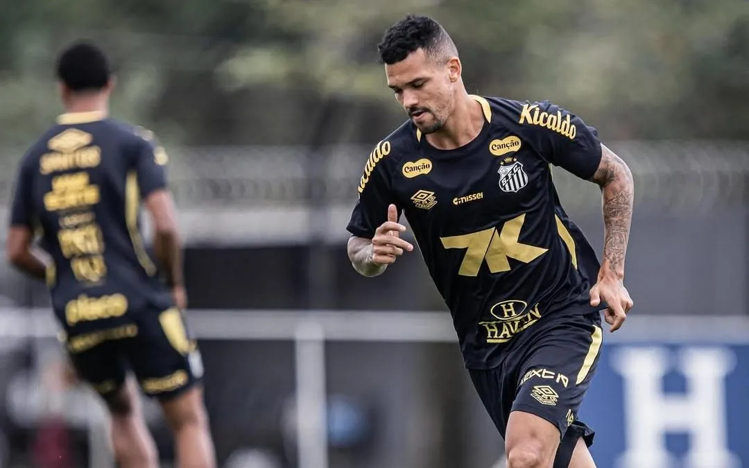 Jogadores do Santos durante treino no CT com foco no duelo contra o Fluminense neste domingo. Foto: Raul Barreta/Santos FC