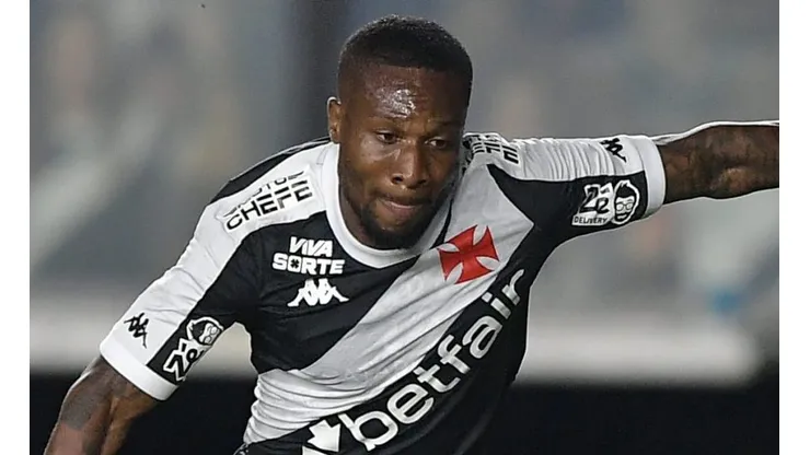 Vasco planeja emprestar Loide Augusto para aliviar a folha após chegada de reforços.