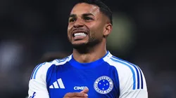 Wanderson sofre lesão preocupante em Cruzeiro x São Paulo e precisa ser substituído por Eduardo