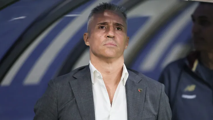 Hernán Crespo técnico do São Paulo durante partida contra o Cruzeiro - Foto: Gilson Lobo/AGIF