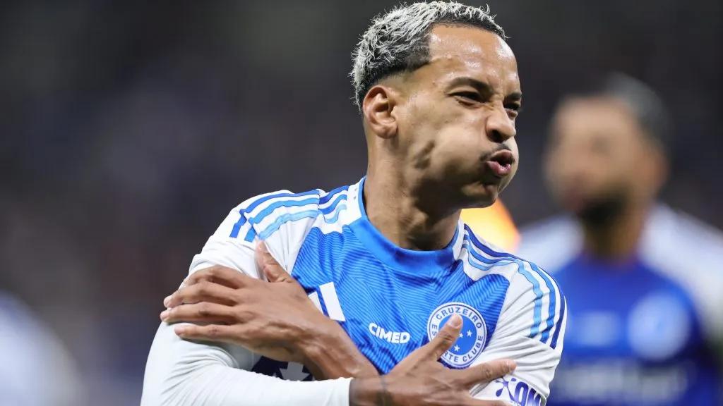 Matheus Pereira, jogador do Cruzeiro, comemora seu gol durante partida contra o Sao Paulo no estadio Mineirao pelo campeonato Brasileiro A 2025. Foto: Gilson Lobo/AGIF