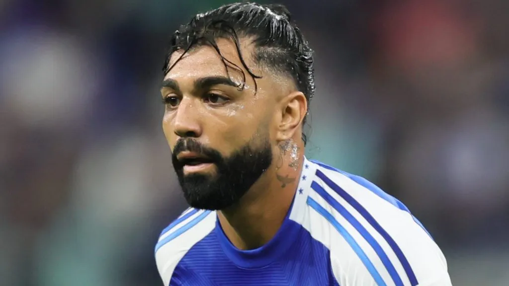 Gabigol durante partida. Foto: Gilson Lobo/AGIF