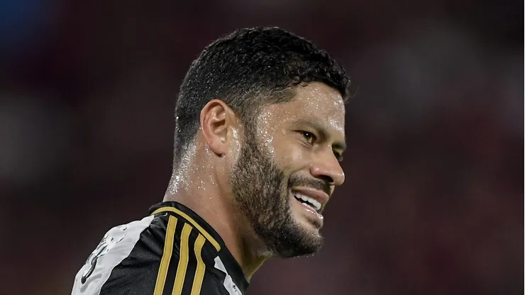 Hulk durante partida contra o Flamengo na Copa do Brasil