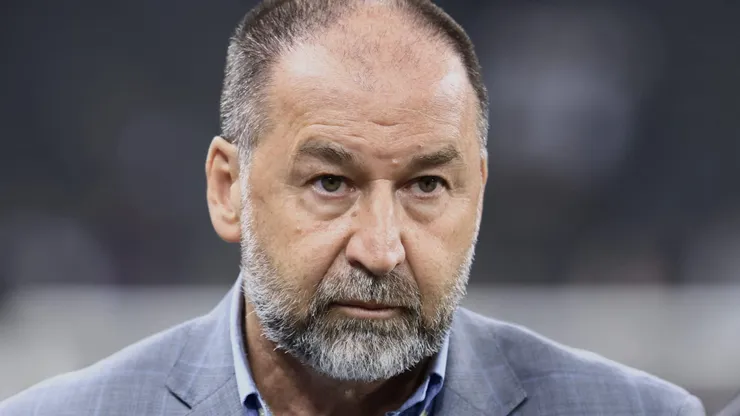 Augusto Melo não pagou José Martínez no Corinthians.