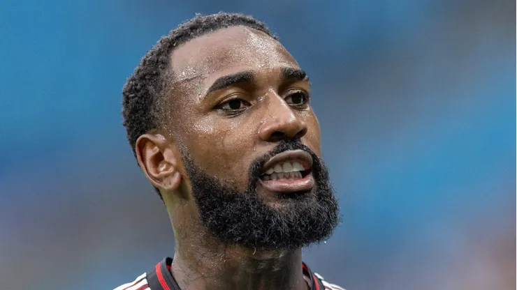Gerson atuando pelo Flamengo no Brasileirão 2025