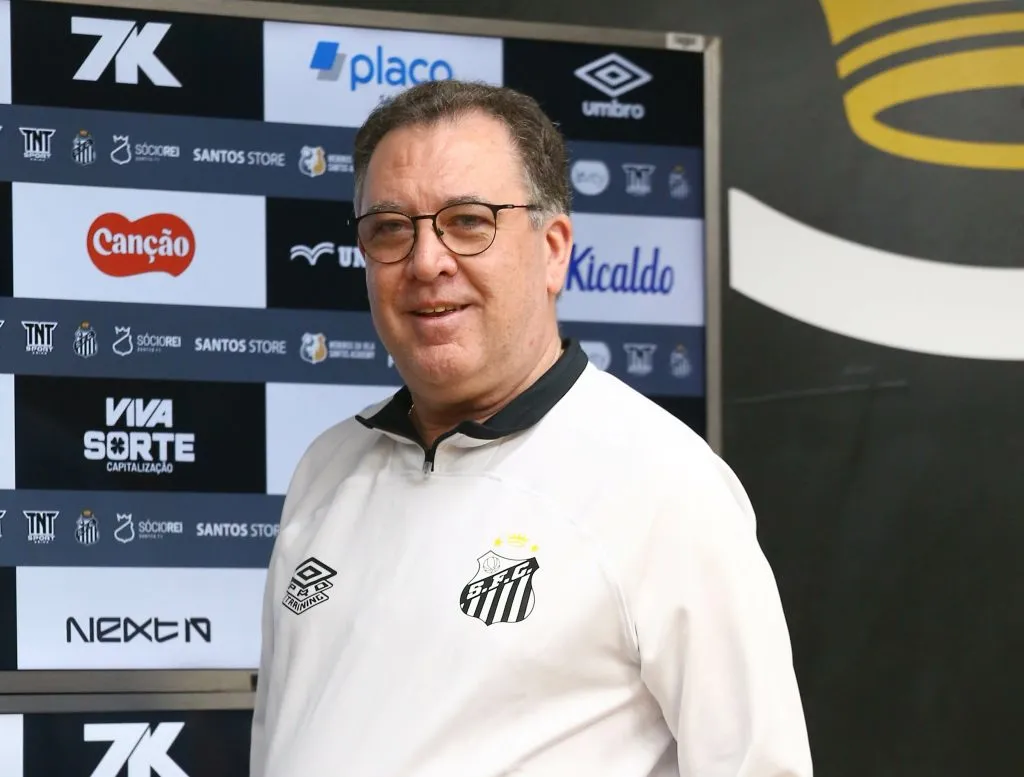 Presidente Marcelo Teixeira, do Santos, durante coletiva oficial em coletiva de imprensa realizada no Vila Belmiro. Foto: Mauricio De Souza/AGIF