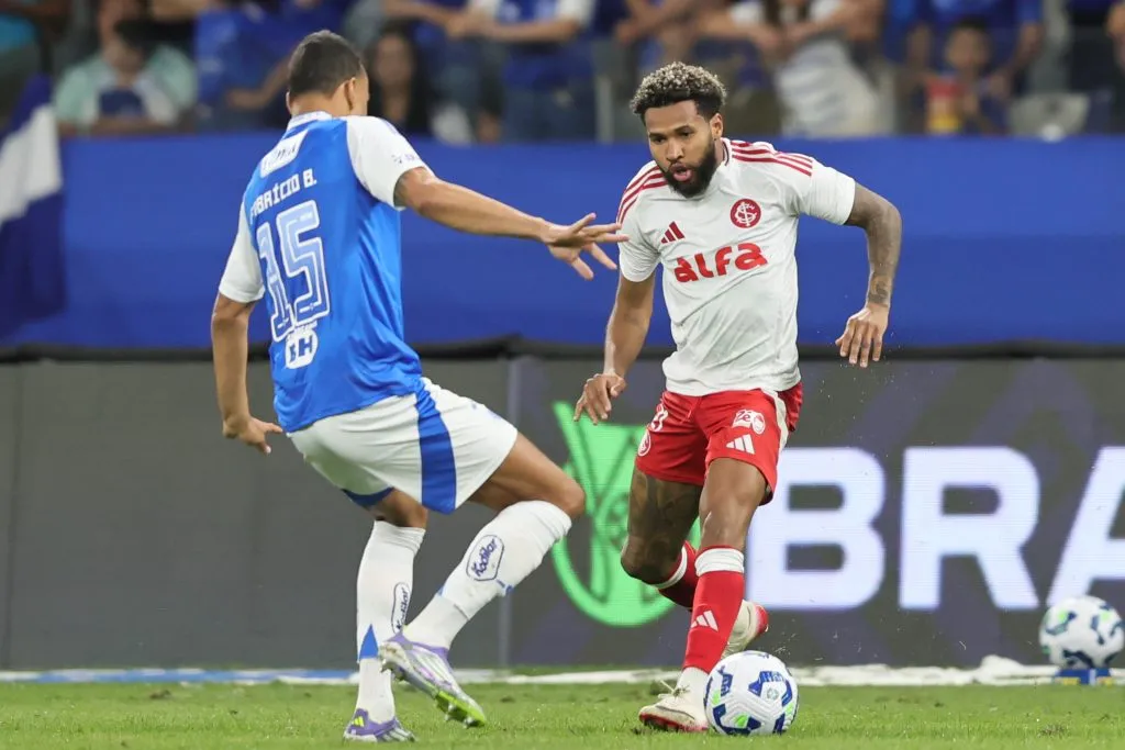 Wesley jogador do Internacional durante partida contra o Cruzeiro no estadio Mineirao pelo campeonato Brasileiro A 2025. Foto: Gilson Lobo/AGIF