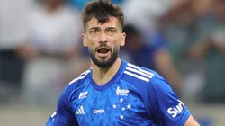 Lautaro Díaz comemorando gol durante partida entre Cruzeiro e Betim, no Mineirão, pelo Campeonato Mineiro.