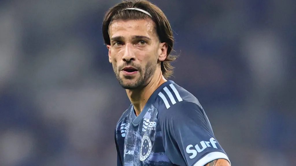 Lautaro Díaz durante partida. Foto: Gilson Lobo/AGIF