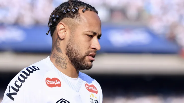 Neymar em partida do Santos - Foto: Marcello Zambrana/AGIF