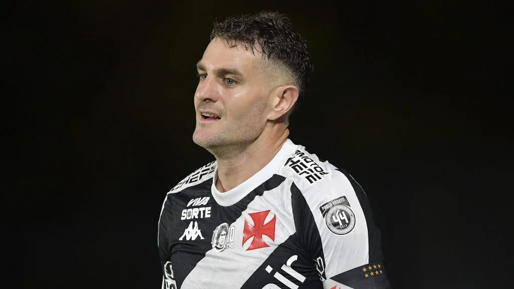 Vegetti, atacante do Gigante da Colina. Foto: Thiago Ribeiro/AGIF.