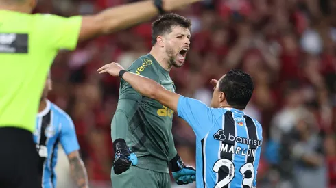 Thiago Volpi, goleiro do Grêmio em partida pelo campeonato brasileiro