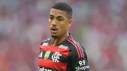 Samuel Lino jogador do Flamengo durante partida contra o Grêmio - Foto: Thiago Ribeiro/AGIF