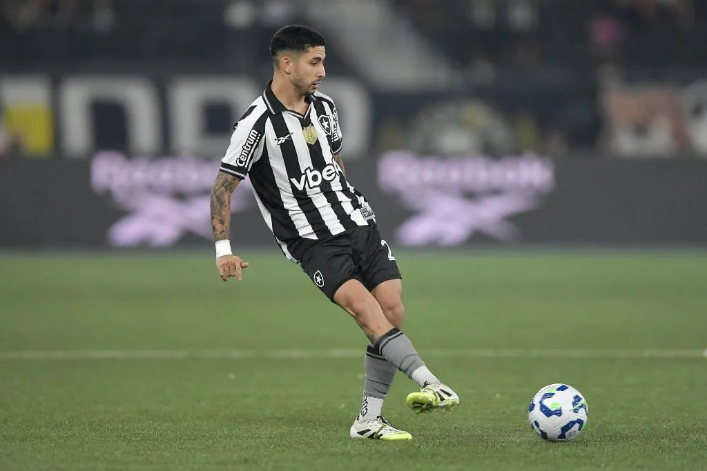 Santi Rodríguez em ação contra o Bragantino. Foto: Thiago Ribeiro/AGIF