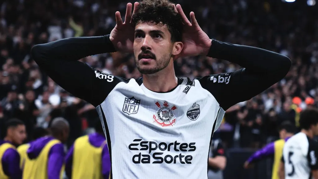 Gustavo Henrique comemorando gol de empate. Foto: Ettore Chiereguini/AGIF