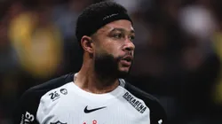 Memphis Depay durante partida entre Corinthians e Palmeiras, na Neo Química Arena, pelo Brasileirão.