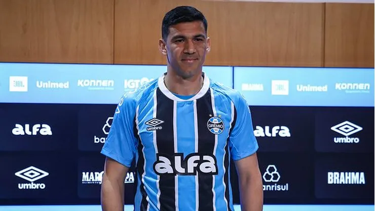 Balbuena sofreu uma lesão e só retorna em 2026. FOTO: LUCAS UEBEL/GREMIO FBPA