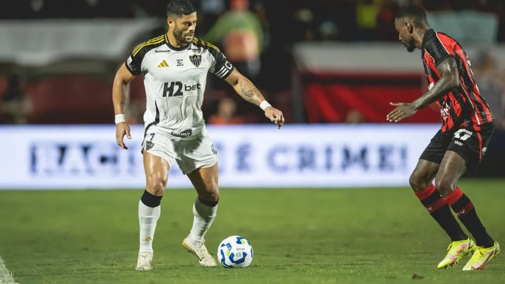 Hulk na partida Vitória x Atlético-MG (Foto: Pedro Souza / Atlético)