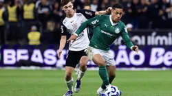 Vitor Roque em ação durante o Dérbi Paulista contra o Corinthians - Foto: Marcello Zambrana/AGIF